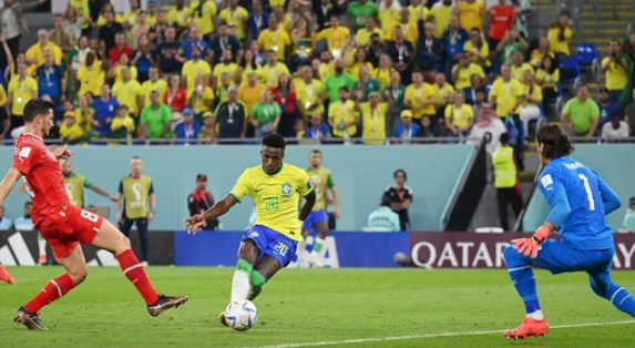 巴西1-0瑞士 创小组赛不败新纪录